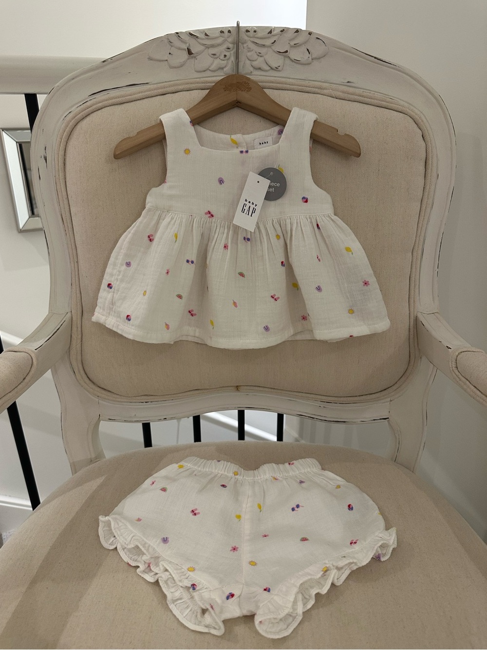 🤍 6~12 Mth GAP Ivory Baby Girl Cotton Ruffle Print Top & Ruffle Bloomers Set NWT